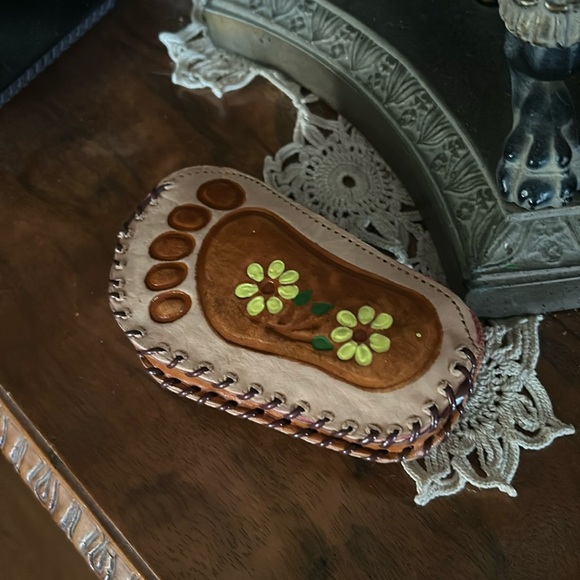 Vintage Handbags - Vintage Leather Foot Coin Purse